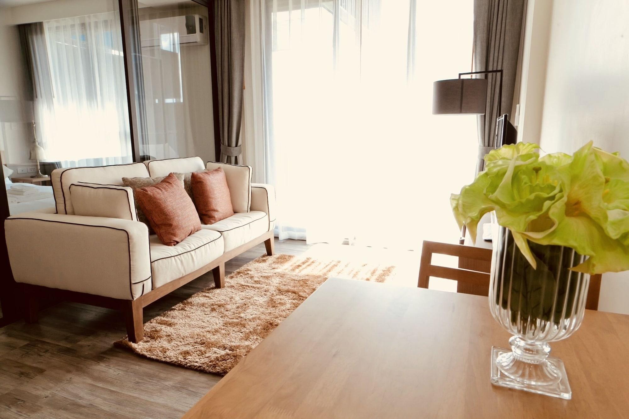 The Deck Condo Patong By Vip Екстериор снимка