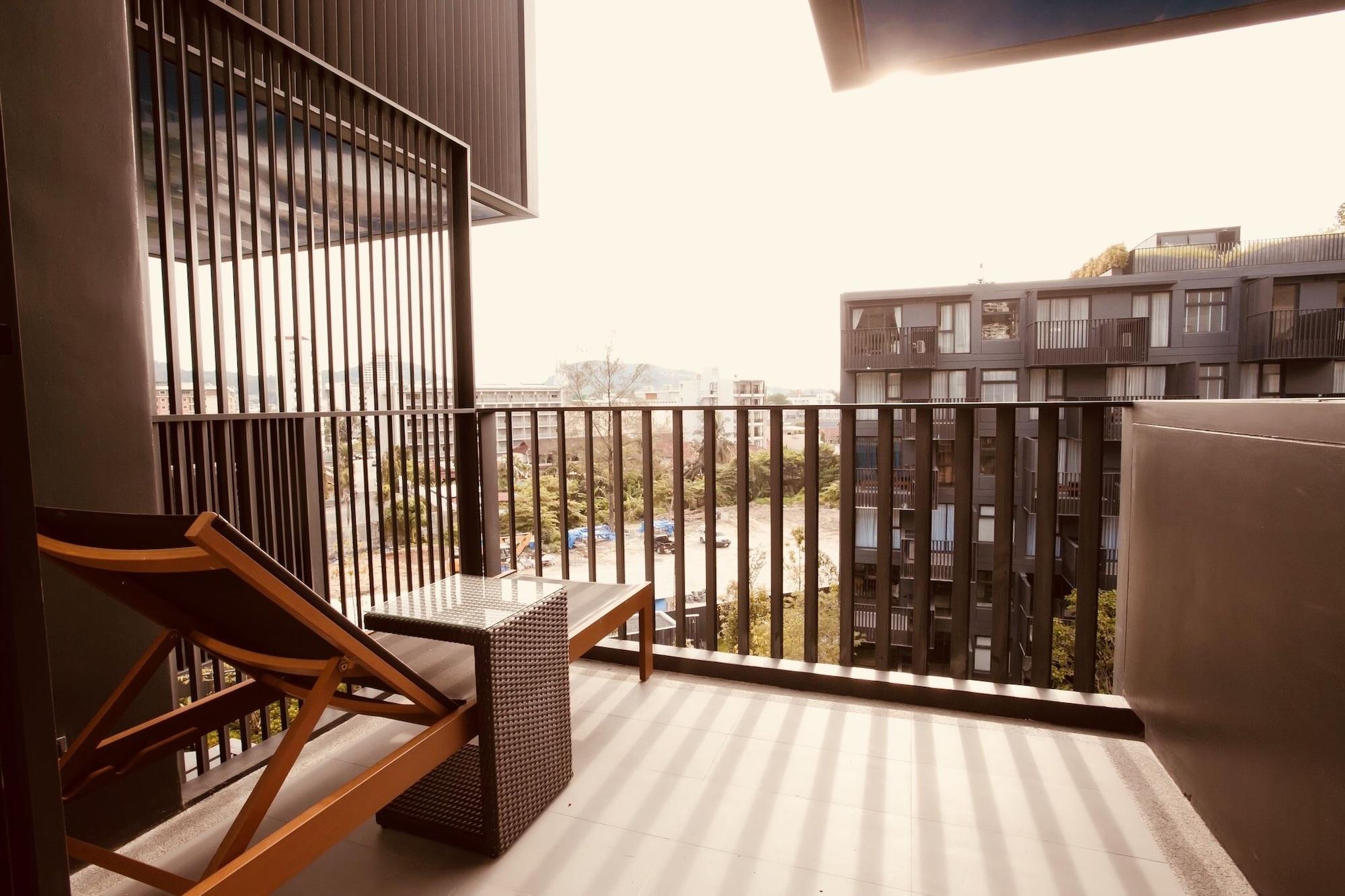 The Deck Condo Patong By Vip Екстериор снимка