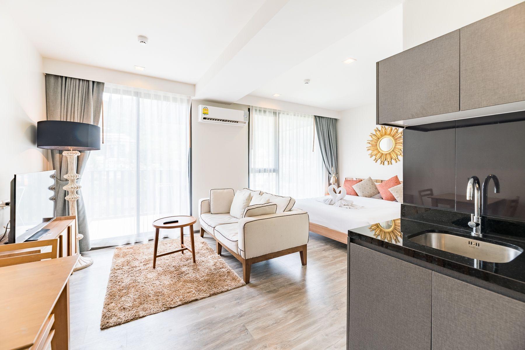 The Deck Condo Patong By Vip Екстериор снимка