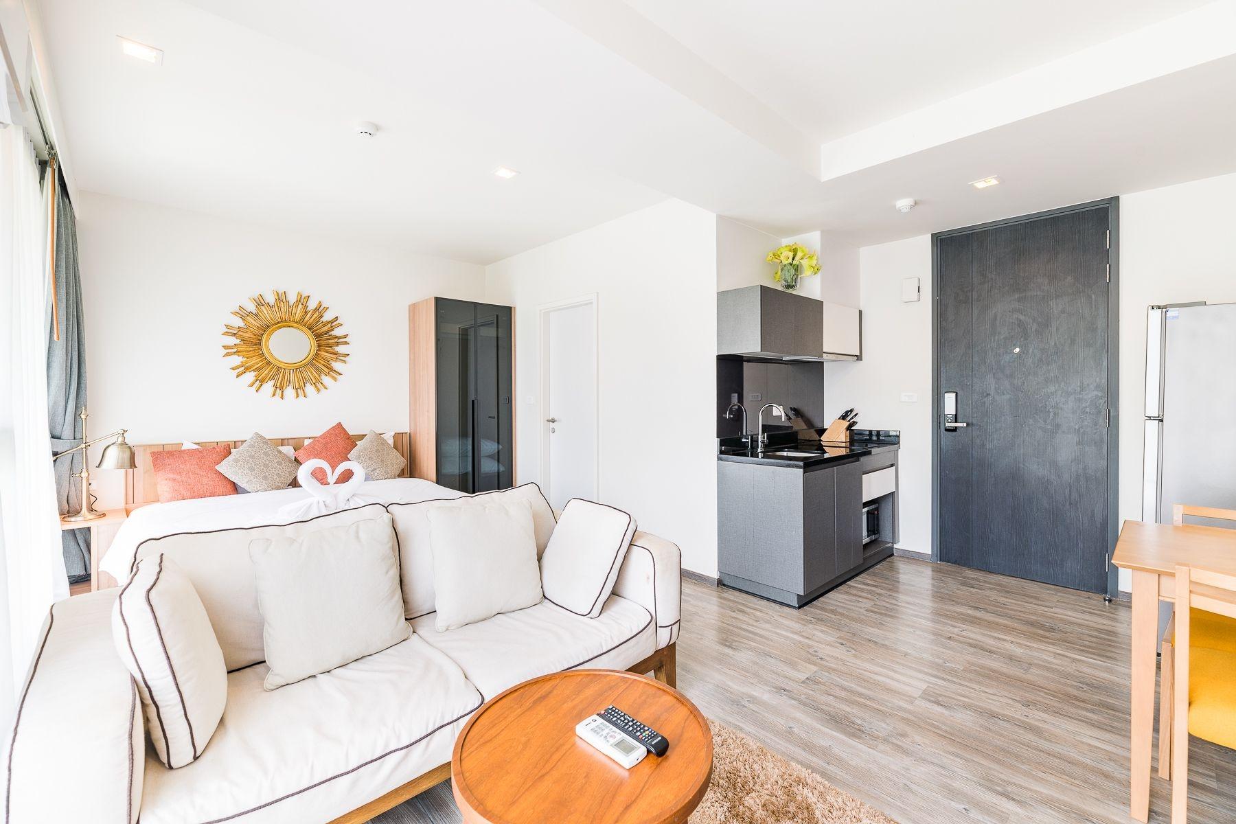 The Deck Condo Patong By Vip Екстериор снимка