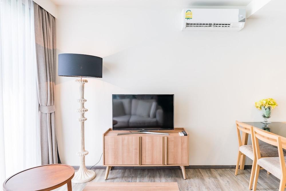The Deck Condo Patong By Vip Екстериор снимка