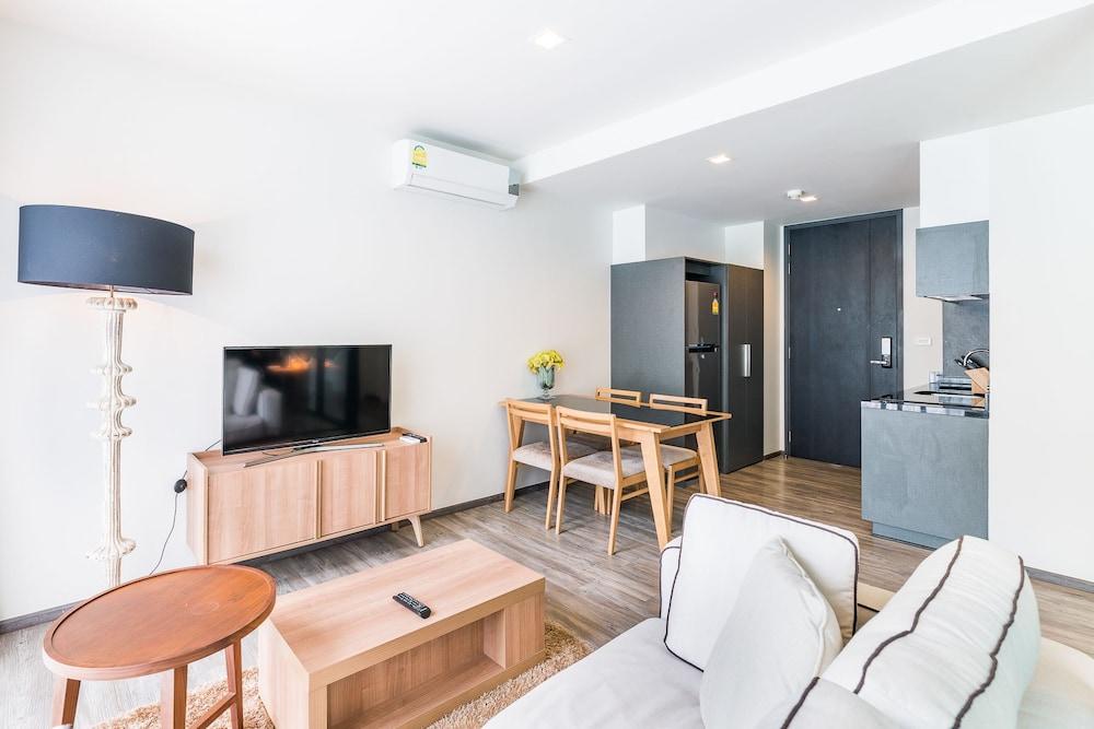 The Deck Condo Patong By Vip Екстериор снимка