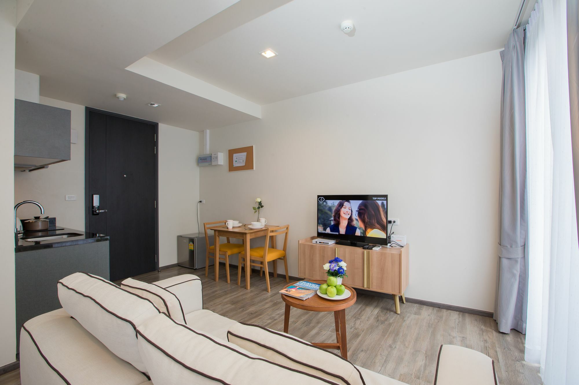 The Deck Condo Patong By Vip Екстериор снимка