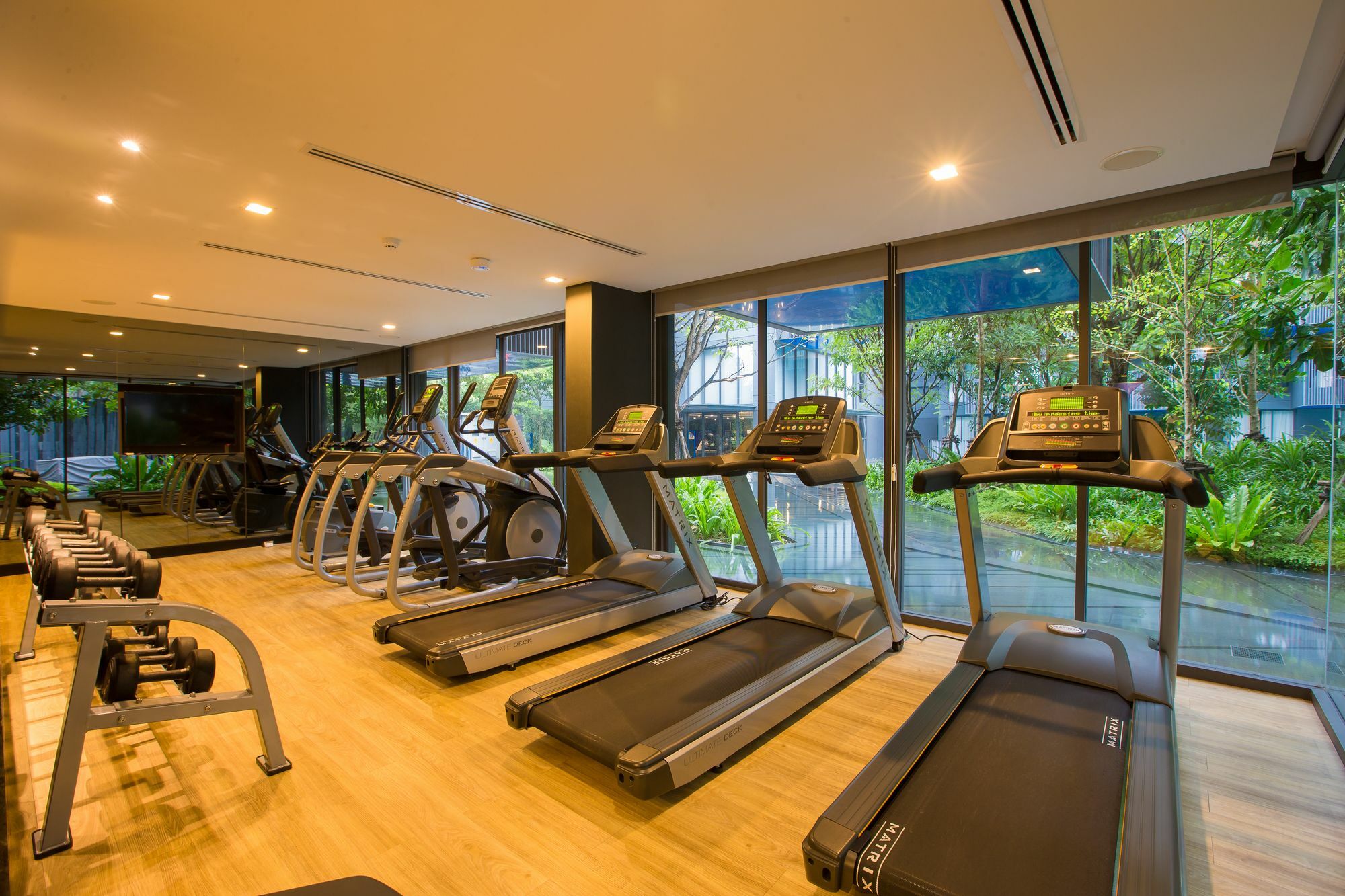 The Deck Condo Patong By Vip Екстериор снимка